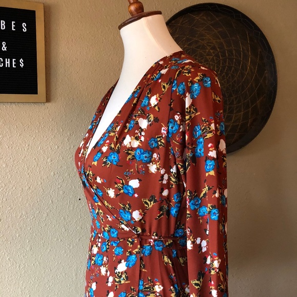 Flowy Wrap Boho Fall Dress - Picture 5 of 7